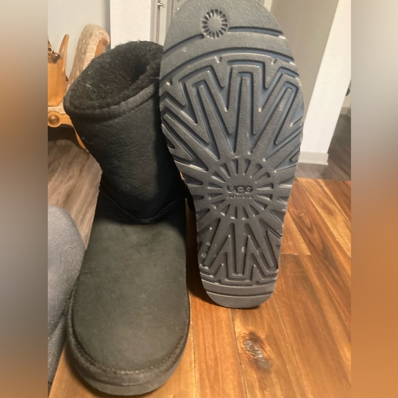 Womens UGG® Classic Short II Boot - Black - Picture 4 of 4